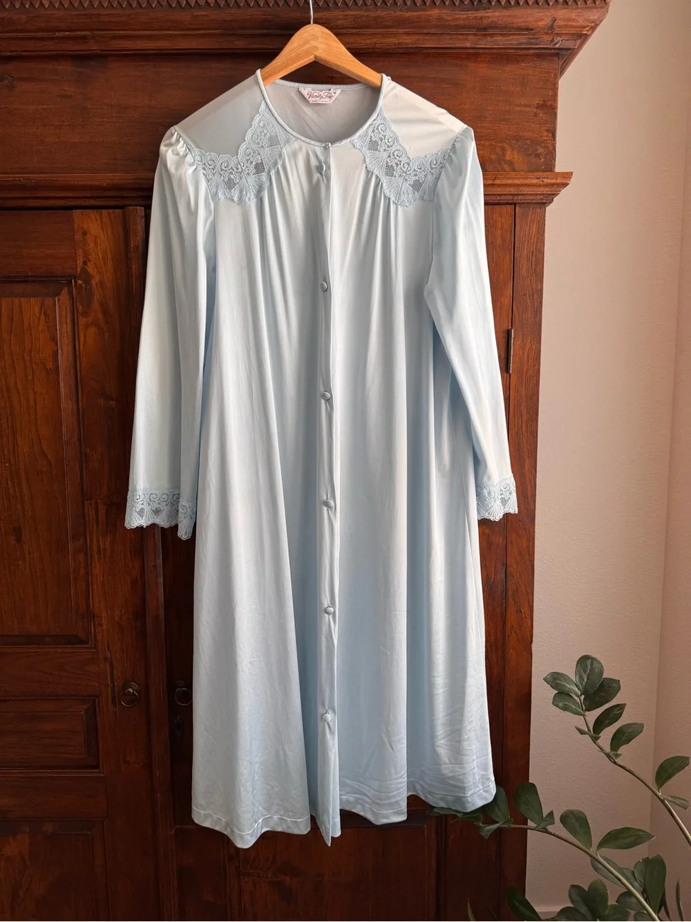 Vanity Fair Baby Blue Lace Nightgown Medium